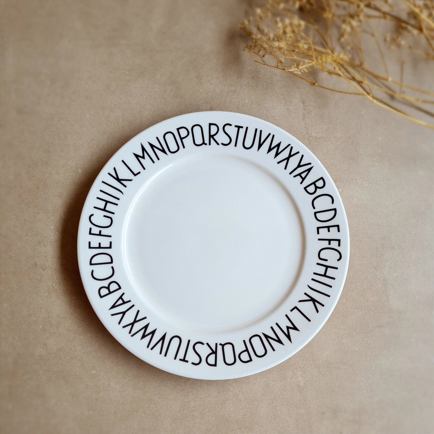 Prato Decorativo ABC Tioeasy™ — Estilo, Diversão e Aprendizado na Mesa