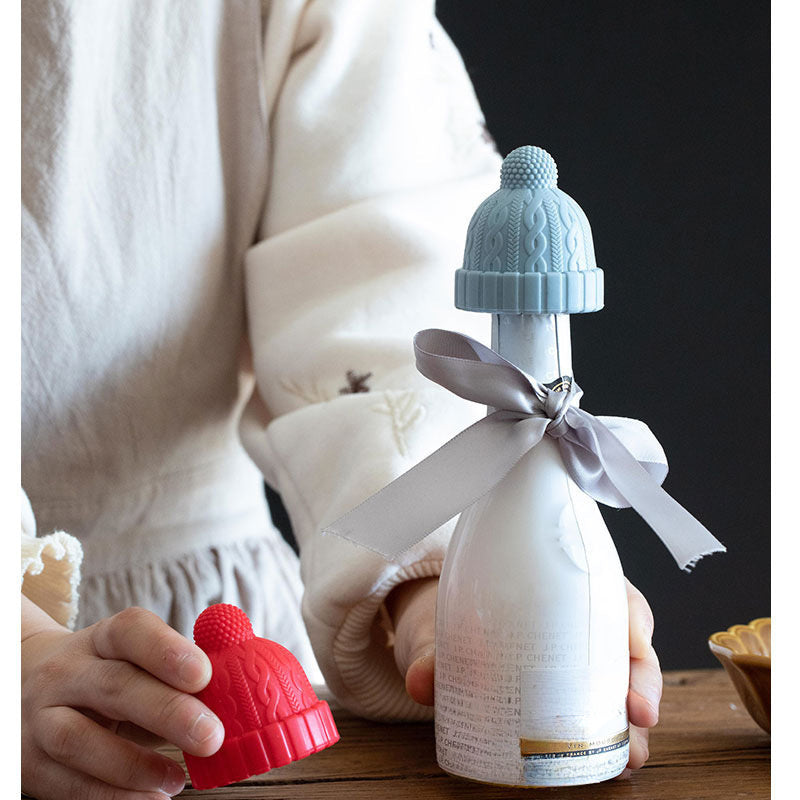 1pc Little Red Riding Hood Silicone Wine Stopper – Cute Cartoon Design, Reusable Bottle Seal for Freshness Preservation, Gray and Red Knitted Hat Style, Perfect for Wine Bottles, Wine Bottle Preservation | Playful Bottle De
