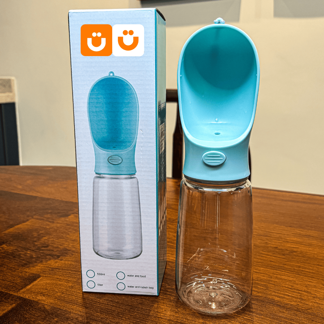 Garrafa Portátil Bebedog Tioeasy™ para Pets com Trava Antivazamento e Copo Embutido 550ml