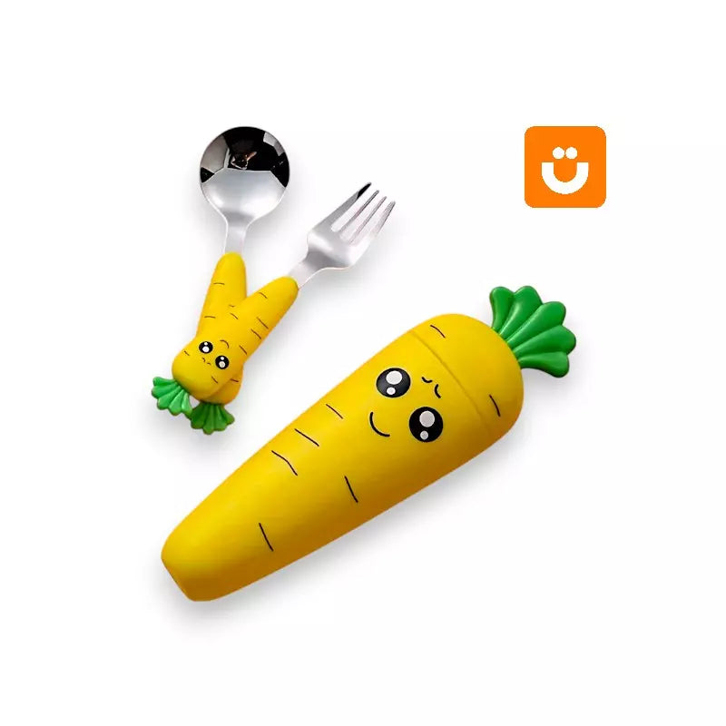 Kit Talheres Cenourinha Tioeasy™ — Colher e Garfo Inox com Cabo Divertido