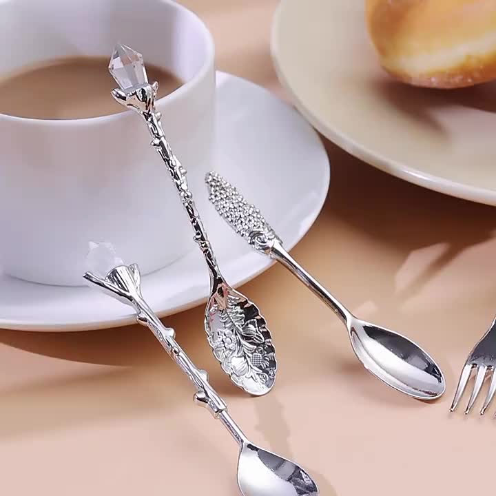 Kit Talheres Tioeasy™ Estilo Realeza — 6 Peças Douradas/Prateadas para Sobremesas e Petiscos