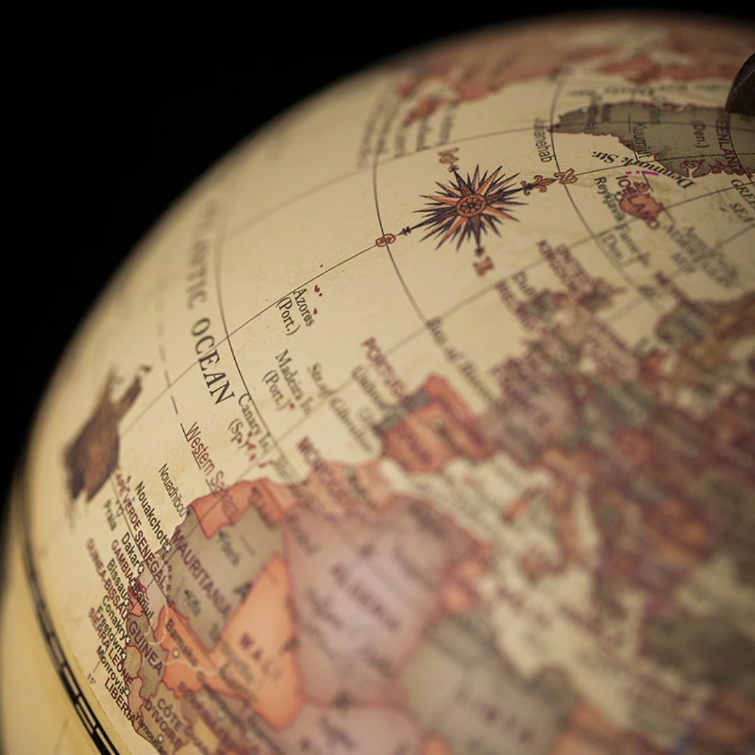 Globo Terrestre em Madeira Tioarts™ - Tio Juanico